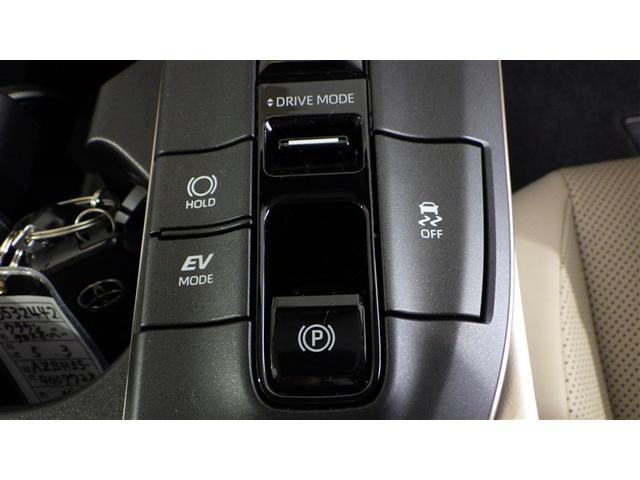 クラウンクロスオーバー Gアドバンスド・レザーパッケージ 革シート 4WD フルセグ ミュージックプレイヤー接続可 バックカメラ 衝突被害軽減システム ETC ドラレコ LEDヘッドランプ ワンオーナー(18枚目)