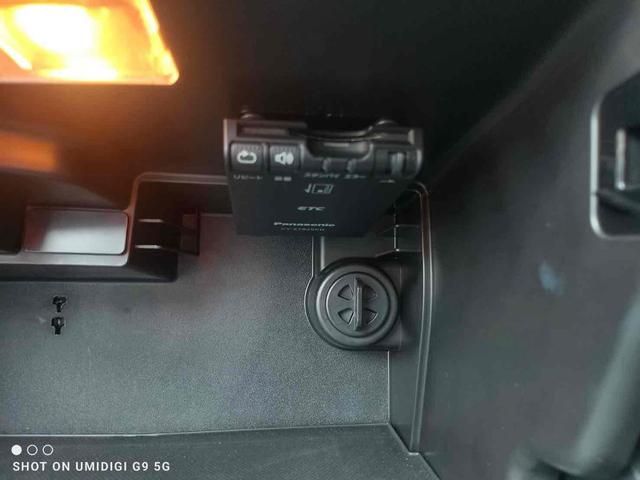 ＭＩＮＩ クーパーＤ　クロスオーバー　ＥＴＣ　アルミホイール　オートライト　キーレスエントリー　ＡＴ　盗難防止システム　ＡＢＳ　ＥＳＣ　ＣＤ　ミュージックプレイヤー接続可　エアコン　パワーステアリング　パワーウィンドウ（26枚目）