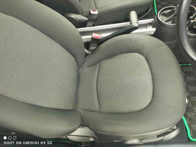 ＭＩＮＩ クーパーＤ　クロスオーバー　ＥＴＣ　アルミホイール　オートライト　キーレスエントリー　ＡＴ　盗難防止システム　ＡＢＳ　ＥＳＣ　ＣＤ　ミュージックプレイヤー接続可　エアコン　パワーステアリング　パワーウィンドウ（30枚目）