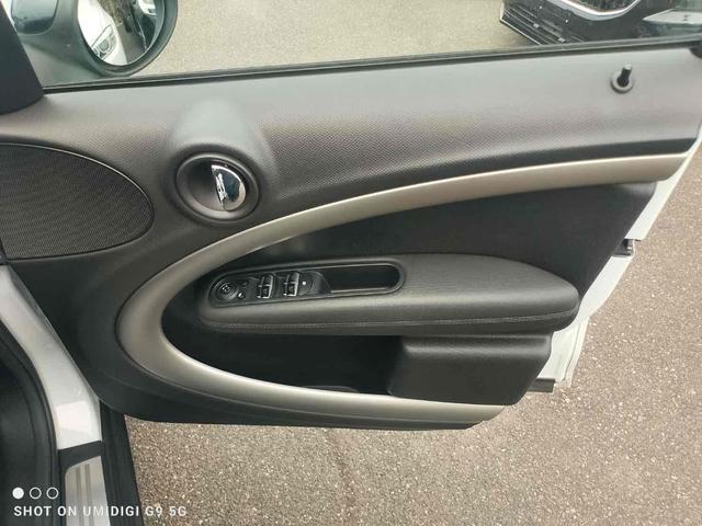ＭＩＮＩ クーパーＤ　クロスオーバー　ＥＴＣ　アルミホイール　オートライト　キーレスエントリー　ＡＴ　盗難防止システム　ＡＢＳ　ＥＳＣ　ＣＤ　ミュージックプレイヤー接続可　エアコン　パワーステアリング　パワーウィンドウ（33枚目）