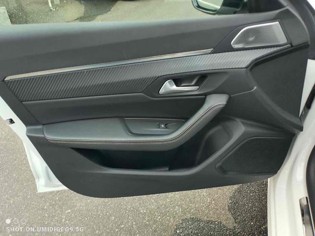 ５０８ ＧＴ　ブルーＨＤｉ　ドライブレコーダー　ＥＴＣ　バックカメラ　ナビ　クリアランスソナー　オートクルーズコントロール　レーンアシスト　衝突被害軽減システム　アルミホイール　オートライト　ＬＥＤヘッドランプ　パワーシート（30枚目）