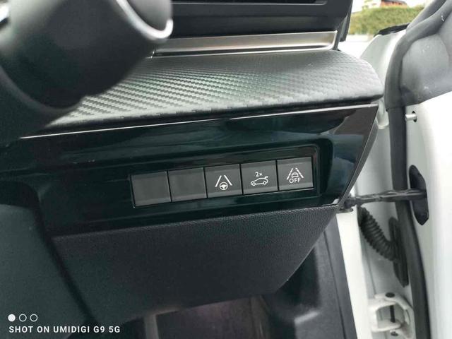 ５０８ ＧＴ　ブルーＨＤｉ　ドライブレコーダー　ＥＴＣ　バックカメラ　ナビ　クリアランスソナー　オートクルーズコントロール　レーンアシスト　衝突被害軽減システム　アルミホイール　オートライト　ＬＥＤヘッドランプ　パワーシート（41枚目）