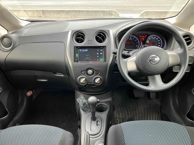 ノート Ｘ　ドライブレコーダー　バックカメラ　スマートキー　アイドリングストップ　電動格納ミラー　ＣＶＴ　盗難防止システム　衝突安全ボディ　ＡＢＳ　ＣＤ　ＵＳＢ　ミュージックプレイヤー接続可　Ｂｌｕｅｔｏｏｔｈ（2枚目）
