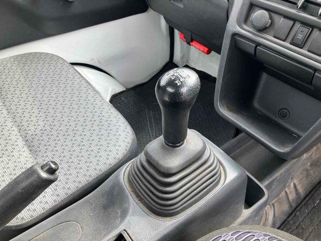 ミニキャブトラック みのり 4WD デフロック 軽トラック 5速マニュアル(MT車) エアコン パワーステアリング 運転席エアバッグ 助手席エアバッグ(17枚目)