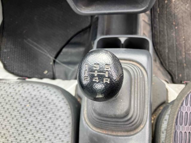 ミニキャブトラック みのり 4WD デフロック 軽トラック 5速マニュアル(MT車) エアコン パワーステアリング 運転席エアバッグ 助手席エアバッグ(18枚目)