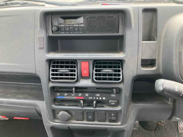 ミニキャブトラック みのり 4WD デフロック 軽トラック 5速マニュアル(MT車) エアコン パワーステアリング 運転席エアバッグ 助手席エアバッグ(22枚目)