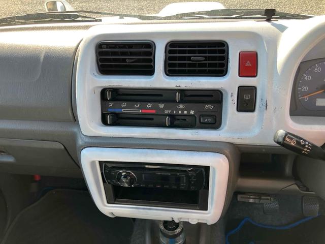 ジムニー Ｊ２　インタークーラーターボ　ＥＴＣ　キーレスエントリー　５速マニュアル（ＭＴ）　ＣＤ　リフトアップ　アルミホイール　衝突安全ボディ　エアバッグ（3枚目）