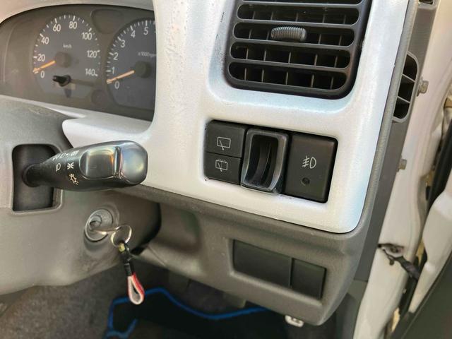 ジムニー Ｊ２　インタークーラーターボ　ＥＴＣ　キーレスエントリー　５速マニュアル（ＭＴ）　ＣＤ　リフトアップ　アルミホイール　衝突安全ボディ　エアバッグ（6枚目）