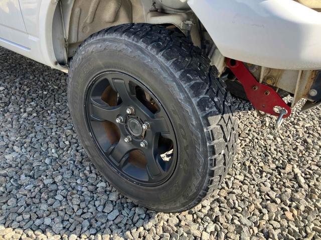 ジムニー Ｊ２　インタークーラーターボ　ＥＴＣ　キーレスエントリー　５速マニュアル（ＭＴ）　ＣＤ　リフトアップ　アルミホイール　衝突安全ボディ　エアバッグ（20枚目）