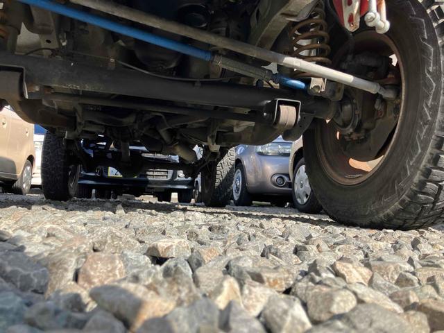 ジムニー Ｊ２　インタークーラーターボ　ＥＴＣ　キーレスエントリー　５速マニュアル（ＭＴ）　ＣＤ　リフトアップ　アルミホイール　衝突安全ボディ　エアバッグ（24枚目）