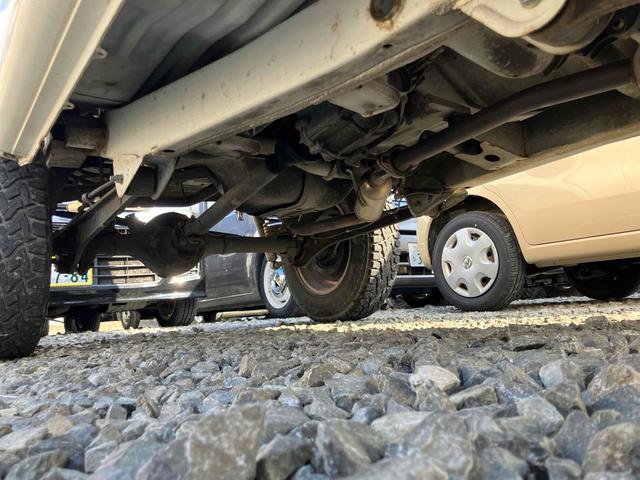 ジムニー Ｊ２　インタークーラーターボ　ＥＴＣ　キーレスエントリー　５速マニュアル（ＭＴ）　ＣＤ　リフトアップ　アルミホイール　衝突安全ボディ　エアバッグ（25枚目）