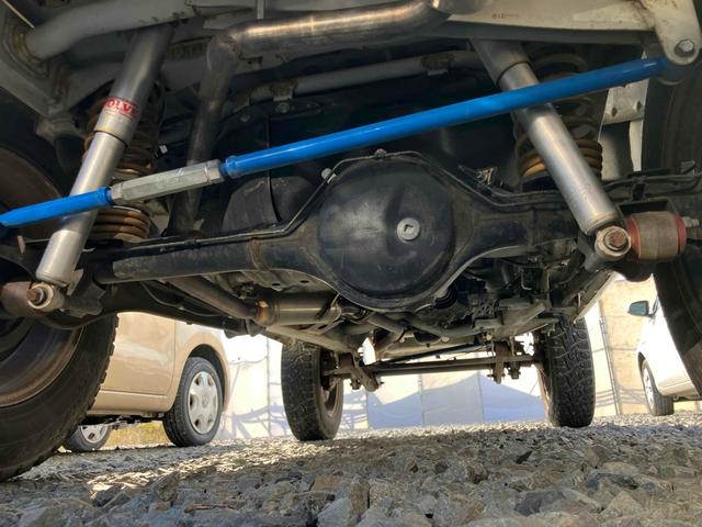 ジムニー Ｊ２　インタークーラーターボ　ＥＴＣ　キーレスエントリー　５速マニュアル（ＭＴ）　ＣＤ　リフトアップ　アルミホイール　衝突安全ボディ　エアバッグ（26枚目）