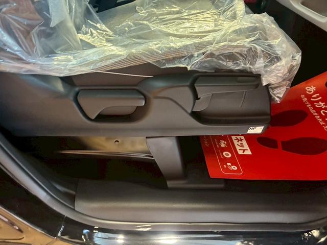 Ｎ－ＢＯＸ 　Ｈｏｎｄａ　ＳＥＮＳＩＮＧ／８インチディスプレイオーディオ／ナビ装着用スペシャルパッケージ／リヤ左側パワースライドドア／運転席・助手席シートヒーター／電動パーキングブレーキ／ＬＥＤヘッドライト（55枚目）