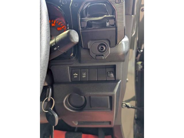 ジムニー ＸＧ　セーフティサポート装着車／デュアルセンサーブレーキサポート／インタークーラーターボ／パートタイム４ＷＤ／パナソニックワンセグナビＴＶ／バックカメラ／前後ドラレコ／キーレス（27枚目）