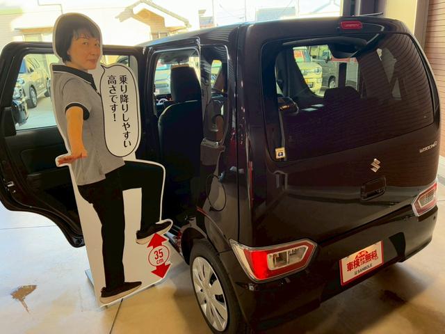 ワゴンＲ ＦＸ　ＦＸ　衝突軽減ブレーキサポート　横滑り防止システム　運転席助手席エアバック　シートヒーター付き　クリソナ　衝突安全ボディ　ベンチシート　　スマートキー＆プッシュスタート　セキュリティ　フルフラット（4枚目）