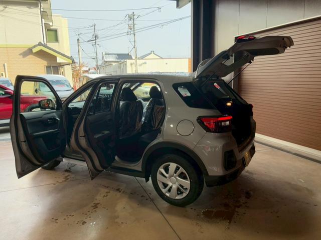 ロッキー Ｌ　純正ナビ装着用アップグレードＰＫ　踏み間違い防止　車線逸脱警報　横滑り防止機能　盗難防止システム　スマ－トキー　ＬＥＤヘッド　パーキングセンサー　キーフリーシステム　オートハイビーム　サイドエアバッグ（15枚目）