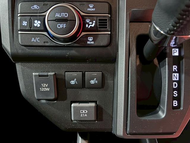 タフト Ｇ　ダーククロムベンチャー　フードガーニッシュ・バックドアガーニッシュ　ダークブラックメッキ／カラードドアミラー／アンダーガーニッシュ（フロント／リヤ）ガンメタリック／インテリアアクセントダークシルバー加飾／バックカメラ（9枚目）