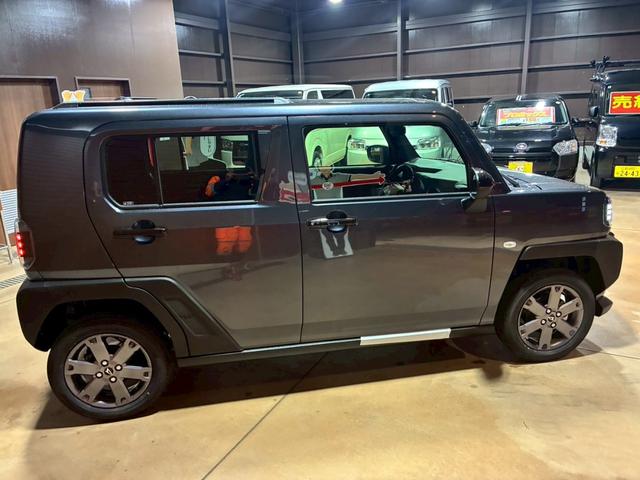 タフト Ｇ　ダーククロムベンチャー　フードガーニッシュ・バックドアガーニッシュ　ダークブラックメッキ／カラードドアミラー／アンダーガーニッシュ（フロント／リヤ）ガンメタリック／インテリアアクセントダークシルバー加飾／バックカメラ（65枚目）