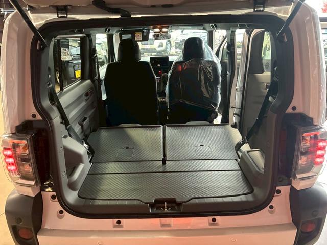 タフト Ｘ　オプションカラー／シャイニングホワイトパール／スカイフィールドトップ／ＵＶ＆ＩＲカットフロントガラス／ＬＥＤヘッドライト／電動パーキングブレーキ／ブレーキホールド／シートリフター（10枚目）