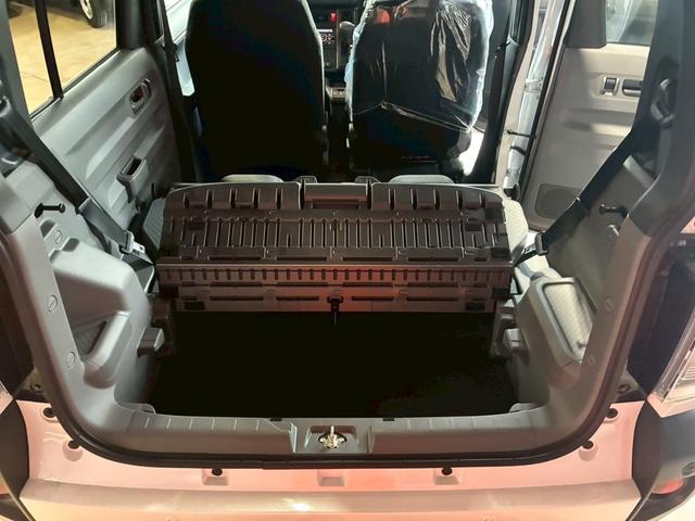 タフト Ｘ　オプションカラー／シャイニングホワイトパール／スカイフィールドトップ／ＵＶ＆ＩＲカットフロントガラス／ＬＥＤヘッドライト／電動パーキングブレーキ／ブレーキホールド／シートリフター（16枚目）