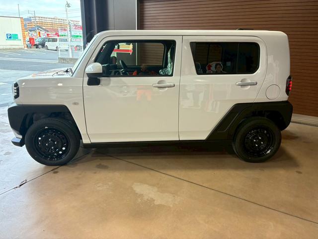 タフト Ｘ　オプションカラー／シャイニングホワイトパール／スカイフィールドトップ／ＵＶ＆ＩＲカットフロントガラス／ＬＥＤヘッドライト／電動パーキングブレーキ／ブレーキホールド／シートリフター（22枚目）