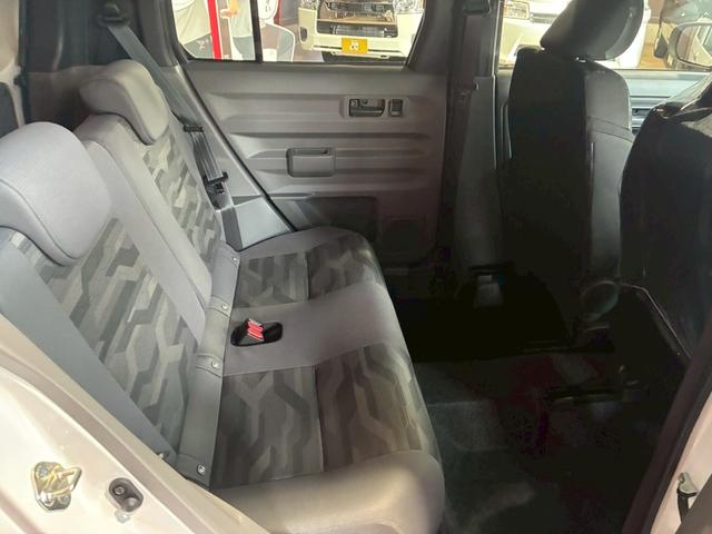 タフト Ｘ　オプションカラー／シャイニングホワイトパール／スカイフィールドトップ／ＵＶ＆ＩＲカットフロントガラス／ＬＥＤヘッドライト／電動パーキングブレーキ／ブレーキホールド／シートリフター（47枚目）