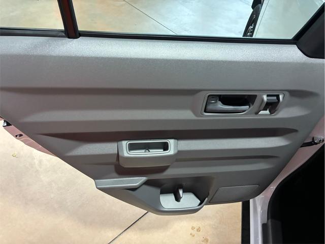 タフト Ｘ　オプションカラー／シャイニングホワイトパール／スカイフィールドトップ／ＵＶ＆ＩＲカットフロントガラス／ＬＥＤヘッドライト／電動パーキングブレーキ／ブレーキホールド／シートリフター（55枚目）