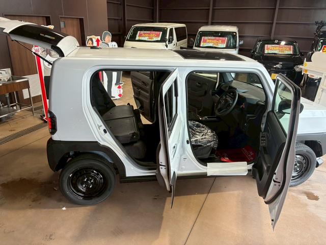 タフト Ｘ　オプションカラー／シャイニングホワイトパール／スカイフィールドトップ／ＵＶ＆ＩＲカットフロントガラス／ＬＥＤヘッドライト／電動パーキングブレーキ／ブレーキホールド／シートリフター（62枚目）