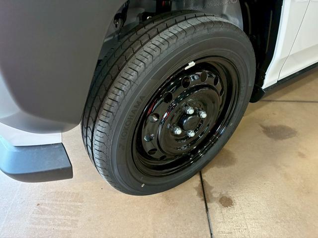 タフト Ｘ　オプションカラー／シャイニングホワイトパール／スカイフィールドトップ／ＵＶ＆ＩＲカットフロントガラス／ＬＥＤヘッドライト／電動パーキングブレーキ／ブレーキホールド／シートリフター（66枚目）