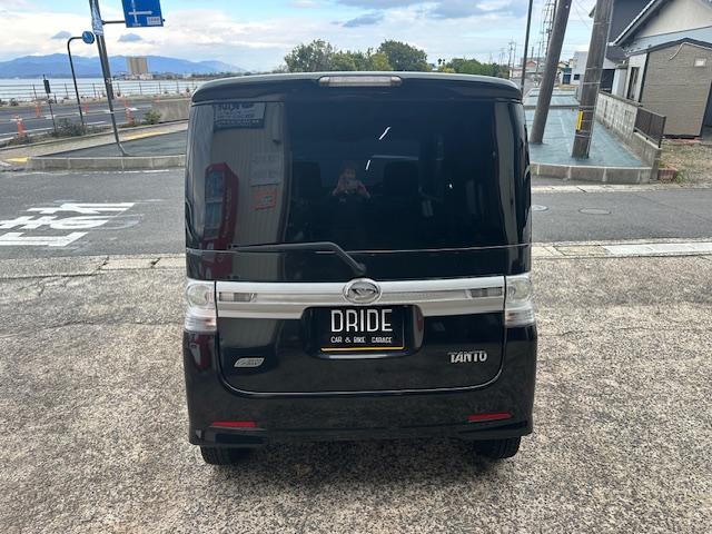 ���ЂɂĔ��h�����s���Ă���A�O���ɏo���Ă��܂���̂ł��������񋟂��\�ł����p�[�c�̎��t������H�������C�������