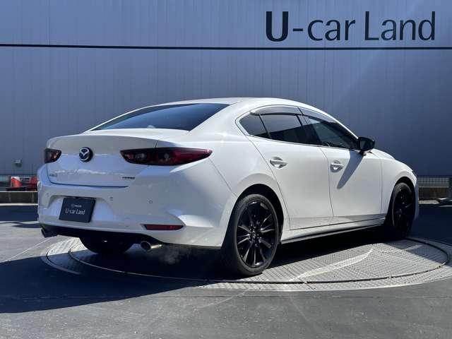 ＭＡＺＤＡ３セダン ２．０　２０Ｓ　ブラックトーンエディション　１オーナー　禁煙車　全方位モニタ　ドラレコ　ＬＥＤヘッドランプ　アダプティブクルーズコントロール　オートマチックハイビーム　バックカメラ　全周囲カメラ　衝突被害軽減システム　ＤＶＤ（18枚目）