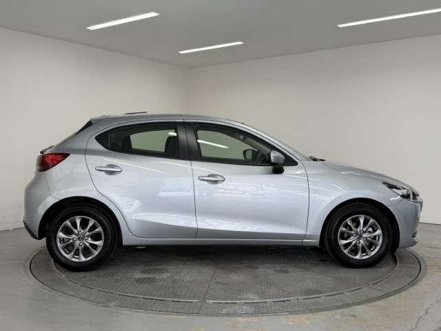 MAZDA2 1.5 15S ナビ ETC バックカメラ ブラインドスポ ブレーキサポート サイドエアバック ミュージックプレイヤー接続可 エアバック LEDライト 盗難防止システム iストップ キーフリー フルオートエアコン(15枚目)