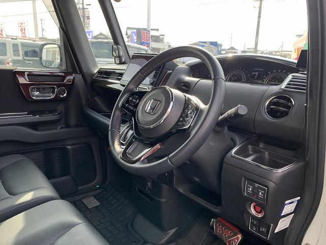 N-BOXカスタム Lターボ☆☆後期☆ホンダS☆8型ナビ☆Bカメラ☆両側電動☆ MC後期型☆2トーンルーフ☆8型ナビ☆Bluetooth☆バックカメラ☆ホンダセンシング☆ビルトインETC☆両側電動ドア☆追従走行☆ヒーター付フルレザー調シート☆LED☆ドラレコ☆専用AW☆試乗OK☆(17枚目)