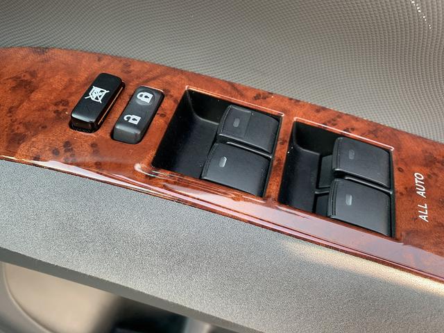 ナビTV☆Bluetooth☆バックカメラ☆ETC☆フリップウンモニター☆両側電動スライドドア☆HIDライト☆LEDフォグ☆スマートキー☆プッシュスタート☆ウッドコンビハンドル☆7人乗り☆試乗OK