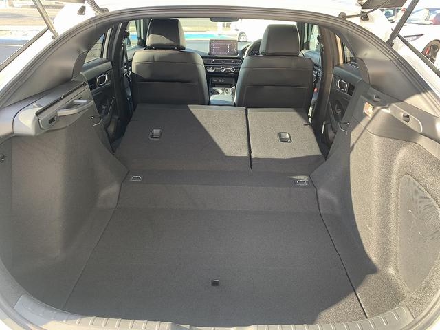 シビック ｅ：ＨＥＶ　☆ホンダセンシング☆ＢＯＳＥサウンド☆ナビＴＶ☆　ホンダセンシング☆９インチメーカーナビ☆Ｂｌｕｅｔｏｏｔｈ☆バックカメラ☆ＥＴＣ☆ＢＯＳＥサウンド☆ハーフレザーシート☆前席シートヒーター☆スマートキー☆プッシュスタート☆パドルシフト☆試乗ＯＫ（21枚目）