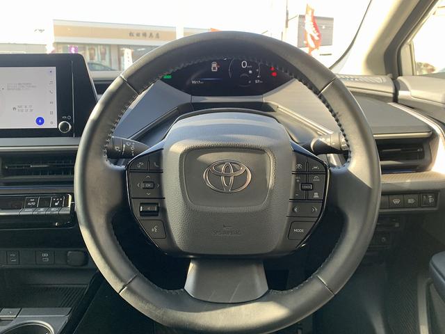 プリウス Ｇ　☆４ＷＤ☆８インチＤＳＰオーディオ☆トヨタセーフティＳ☆　４ＷＤ☆８インチＤＳＰオーディオ☆Ｂｌｕｅｔｏｏｔｈ☆バックカメラ☆ＥＴＣ２．０☆トヨタセーフティセンス☆追従走行☆前席シートヒーター☆スマートキー☆プッシュスタート☆ＬＥＤオートライト☆試乗ＯＫ（4枚目）