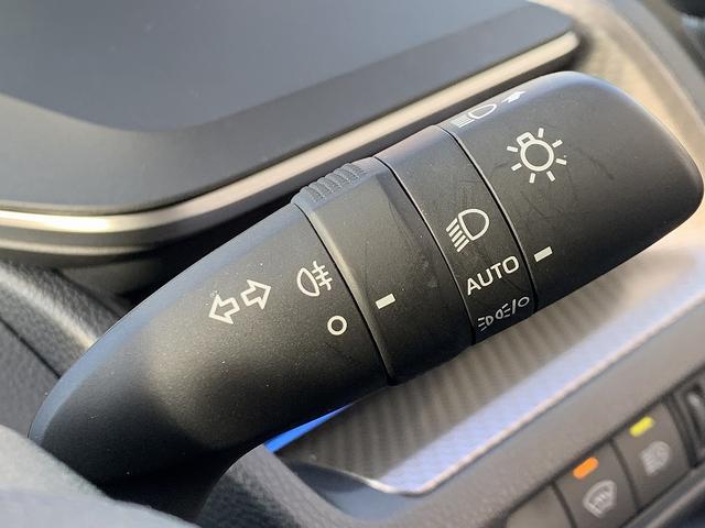 プリウス Ｇ　☆４ＷＤ☆８インチＤＳＰオーディオ☆トヨタセーフティＳ☆　４ＷＤ☆８インチＤＳＰオーディオ☆Ｂｌｕｅｔｏｏｔｈ☆バックカメラ☆ＥＴＣ２．０☆トヨタセーフティセンス☆追従走行☆前席シートヒーター☆スマートキー☆プッシュスタート☆ＬＥＤオートライト☆試乗ＯＫ（30枚目）