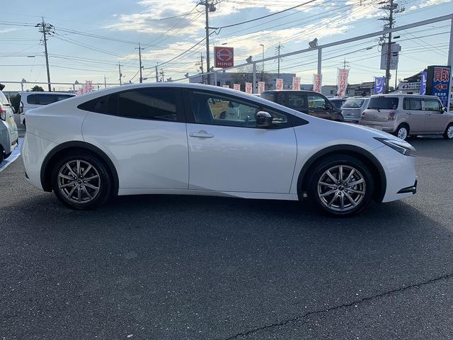 プリウス Ｇ　☆４ＷＤ☆８インチＤＳＰオーディオ☆トヨタセーフティＳ☆　４ＷＤ☆８インチＤＳＰオーディオ☆Ｂｌｕｅｔｏｏｔｈ☆バックカメラ☆ＥＴＣ２．０☆トヨタセーフティセンス☆追従走行☆前席シートヒーター☆スマートキー☆プッシュスタート☆ＬＥＤオートライト☆試乗ＯＫ（77枚目）