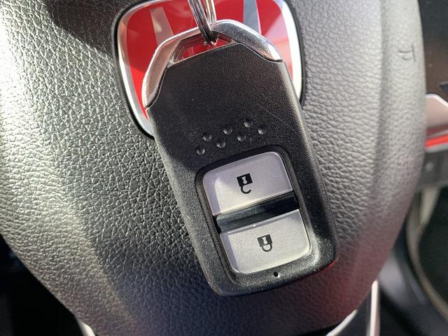 シビック タイプＲ　☆タイプＲ専用インテリア☆専用エアロ☆車高調☆　タイプＲ専用インテリア＆エアロ☆車高調☆アドバン１８ＡＷ☆ブレンボキャリパー☆ナビＴＶ☆Ｂｌｕｅｔｏｏｔｈ☆クルーズコントロール☆ＬＥＤライト☆スマートキーｘ２☆プッシュスタート☆試乗予約受付中☆（14枚目）