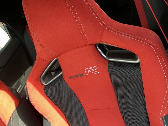 シビック タイプＲ　☆タイプＲ専用インテリア☆専用エアロ☆車高調☆　タイプＲ専用インテリア＆エアロ☆車高調☆アドバン１８ＡＷ☆ブレンボキャリパー☆ナビＴＶ☆Ｂｌｕｅｔｏｏｔｈ☆クルーズコントロール☆ＬＥＤライト☆スマートキーｘ２☆プッシュスタート☆試乗予約受付中☆（76枚目）