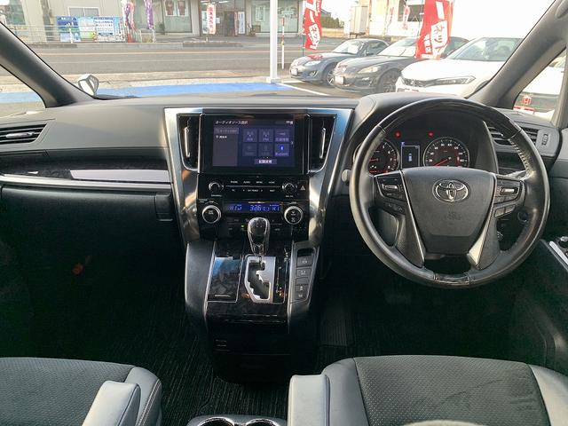 アルファード ２．５Ｓ　タイプゴールド　☆禁煙車☆トヨタセーフティセンス☆　メーカー９インチナビ☆Ｂｌｕｅｔｏｏｔｈ☆バックカメラ☆ＥＴＣ☆前後ドラレコ☆フリップダウンモニター☆トヨタセーフティセンス☆パワーバックドア☆側電動スライドドア☆ウッドコンビハンドル☆試乗ＯＫ（3枚目）