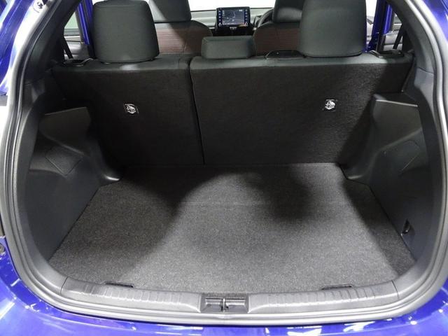 ヤリス Ｇ　４ＷＤ　フルセグ　メモリーナビ　ＤＶＤ再生　ミュージックプレイヤー接続可　バックカメラ　衝突被害軽減システム　ＥＴＣ　ドラレコ　ワンオーナー（16枚目）