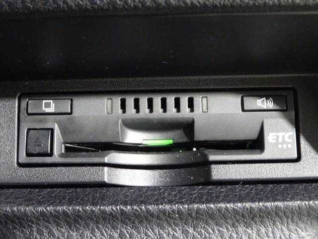 エスクァイア ハイブリッドGi フルセグ メモリーナビ DVD再生 後席モニター バックカメラ 衝突被害軽減システム ETC ドラレコ 両側電動スライド LEDヘッドランプ 乗車定員7人 3列シート ワンオーナー フルエアロ 記録簿(13枚目)