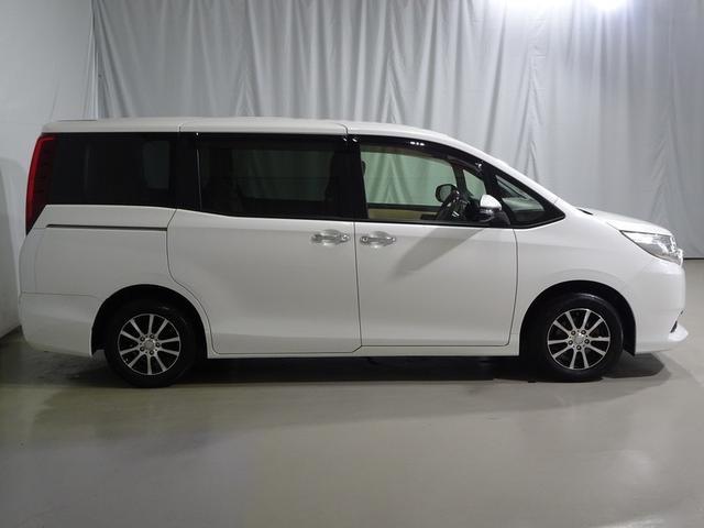ノア Ｘ　フルセグ　ＤＶＤナビ　ＤＶＤ再生　バックカメラ　ＥＴＣ　両側電動スライド　ＬＥＤヘッドランプ　ウオークスルー　乗車定員８人　３列シート　ワンオーナー　アイドリングストップ（17枚目）