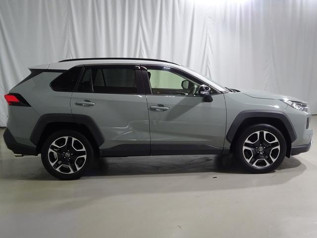 RAV4 アドベンチャー 4WD フルセグ メモリーナビ DVD再生 バックカメラ 衝突被害軽減システム LEDヘッドランプ 記録簿(16枚目)