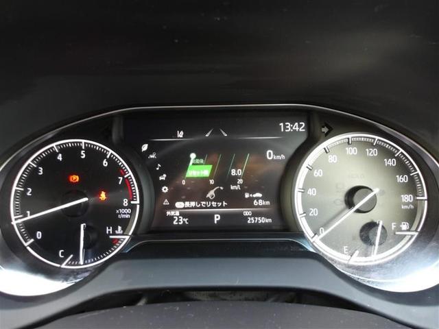 とっても見やすいメーターです。夜間時はラグジュアリーな気分にさせてくれる照明が魅力ですので、夜のドライブも楽しみになりますよ♪