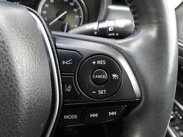 ステアリングスイッチ付き。前方から目を離すことなく操作することが可能です。