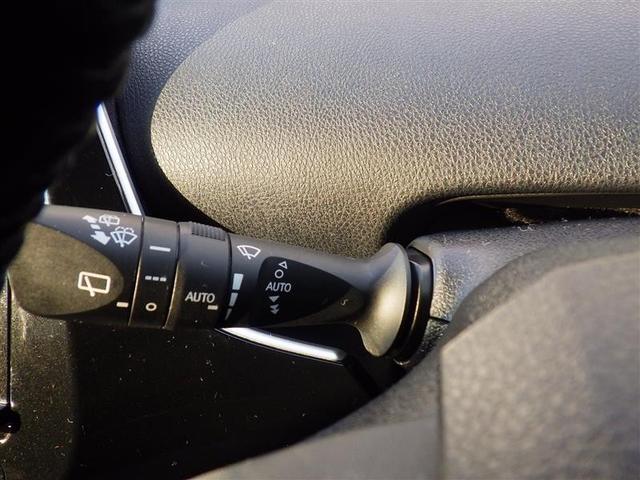 プリウス Ｓセーフティプラス　フルセグ　メモリーナビ　ＤＶＤ再生　バックカメラ　衝突被害軽減システム　ＥＴＣ　ＬＥＤヘッドランプ（12枚目）