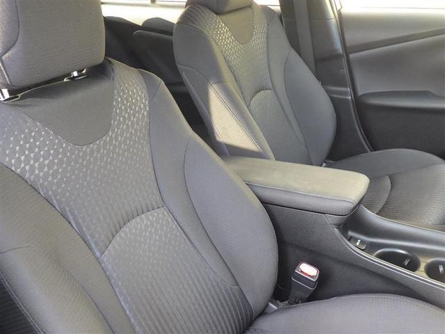 プリウス Ｓセーフティプラス　フルセグ　メモリーナビ　ＤＶＤ再生　バックカメラ　衝突被害軽減システム　ＥＴＣ　ＬＥＤヘッドランプ（19枚目）