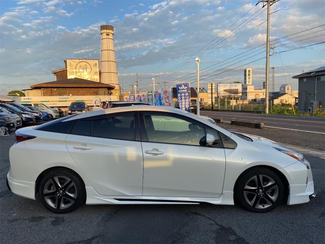 プリウス A エアロパーツ ツーリング仕様 合皮シート シートヒーター 純正17アルミ後期用ホイルカバー 9インチナビ 全国対応12ヶ月保証(4枚目)